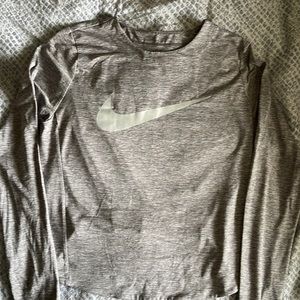 Nike gray crop top w/scrunch back, size M
